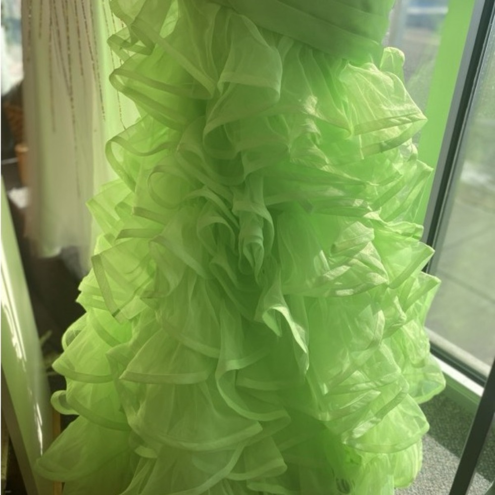 Green Ruffled Mermaid Evening Dress - Picture 3 of 8